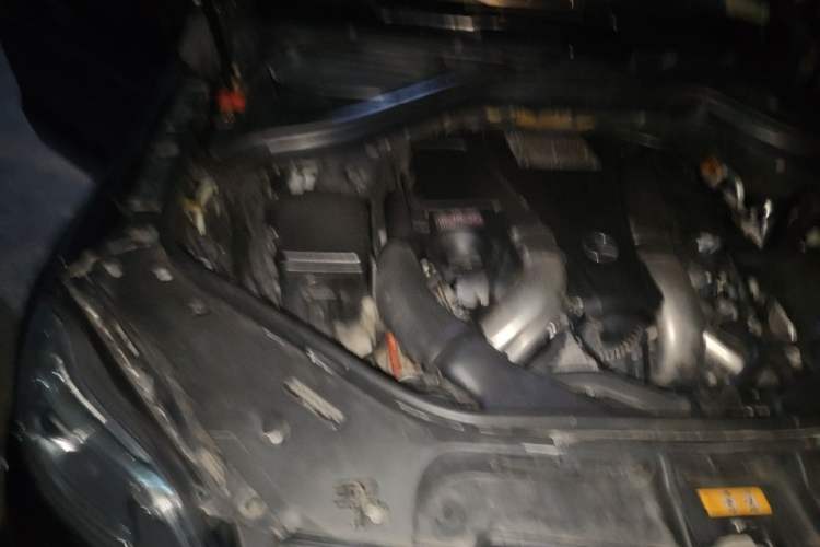 Used Mercedes-Benz GL-Class  Engine Bay Right
