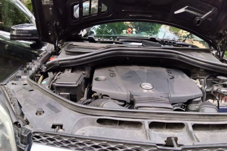 Used Mercedes-Benz GL-Class  Engine Bay Right