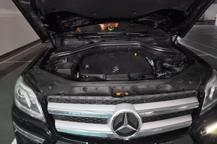 Used Mercedes-Benz GL-Class  Engine Bay