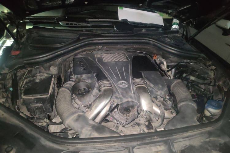 Used Mercedes-Benz GL-Class 2013 GL 500 4MATIC Engine Bay