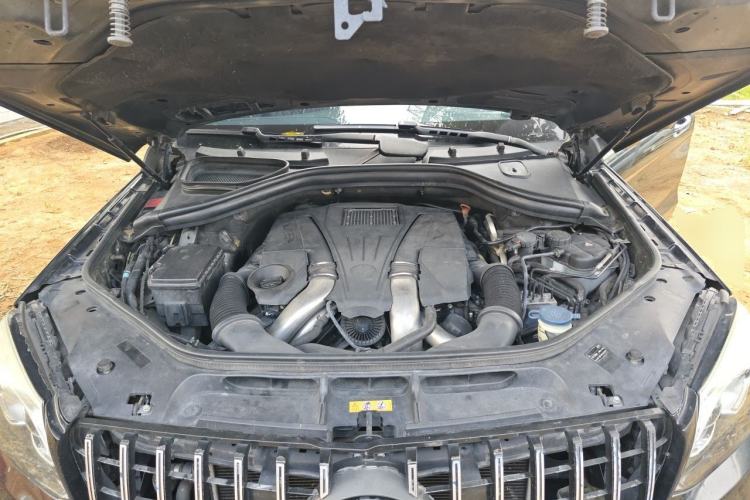 Used Mercedes-Benz GL-Class 2013 GL 500 4MATIC Engine Bay
