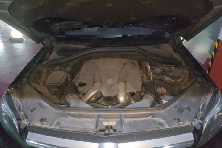 Used Mercedes-Benz GL-Class 2013 GL 500 4MATIC Engine Bay
