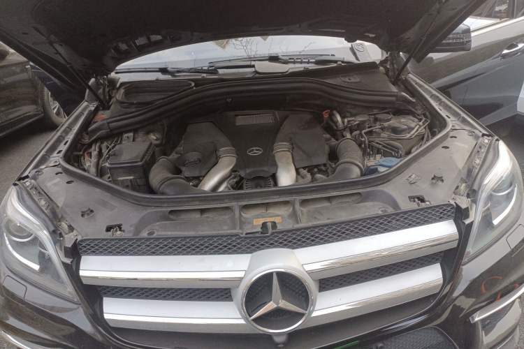 Used Mercedes-Benz GL-Class 2013 GL 500 4MATIC Engine Bay