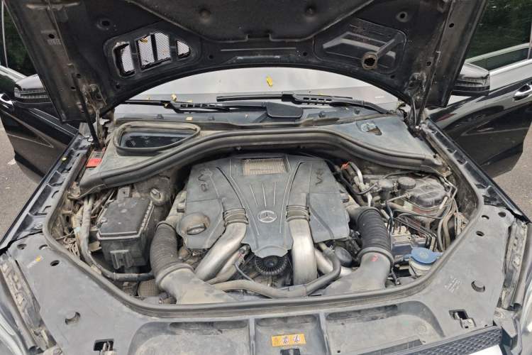 Used Mercedes-Benz GL-Class 2013 GL 500 4MATIC Engine Bay
