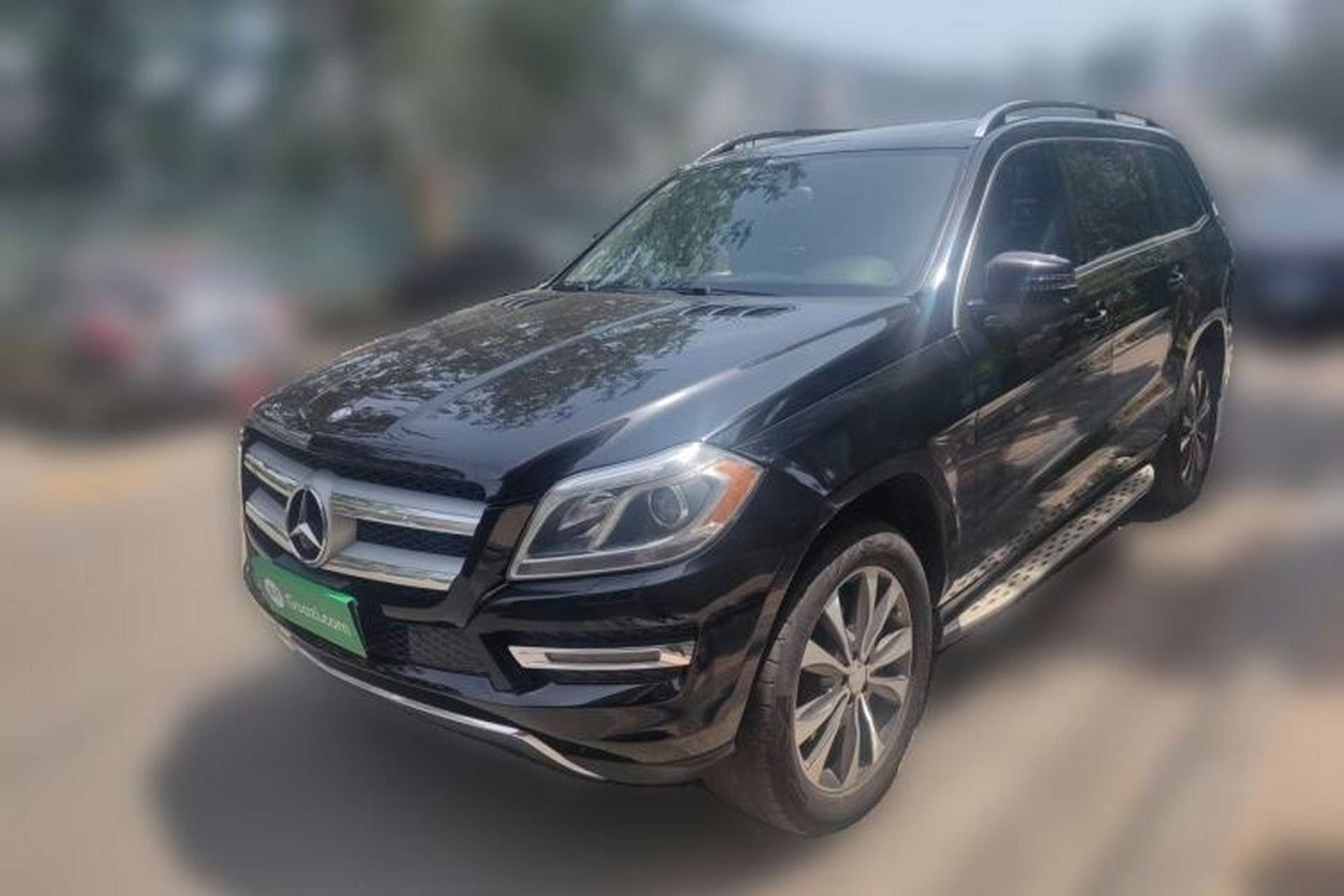 Used Mercedes-Benz GL-Class  Front Left 45 Deg