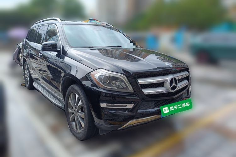 Used Mercedes-Benz GL-Class  Front Right 45 Deg