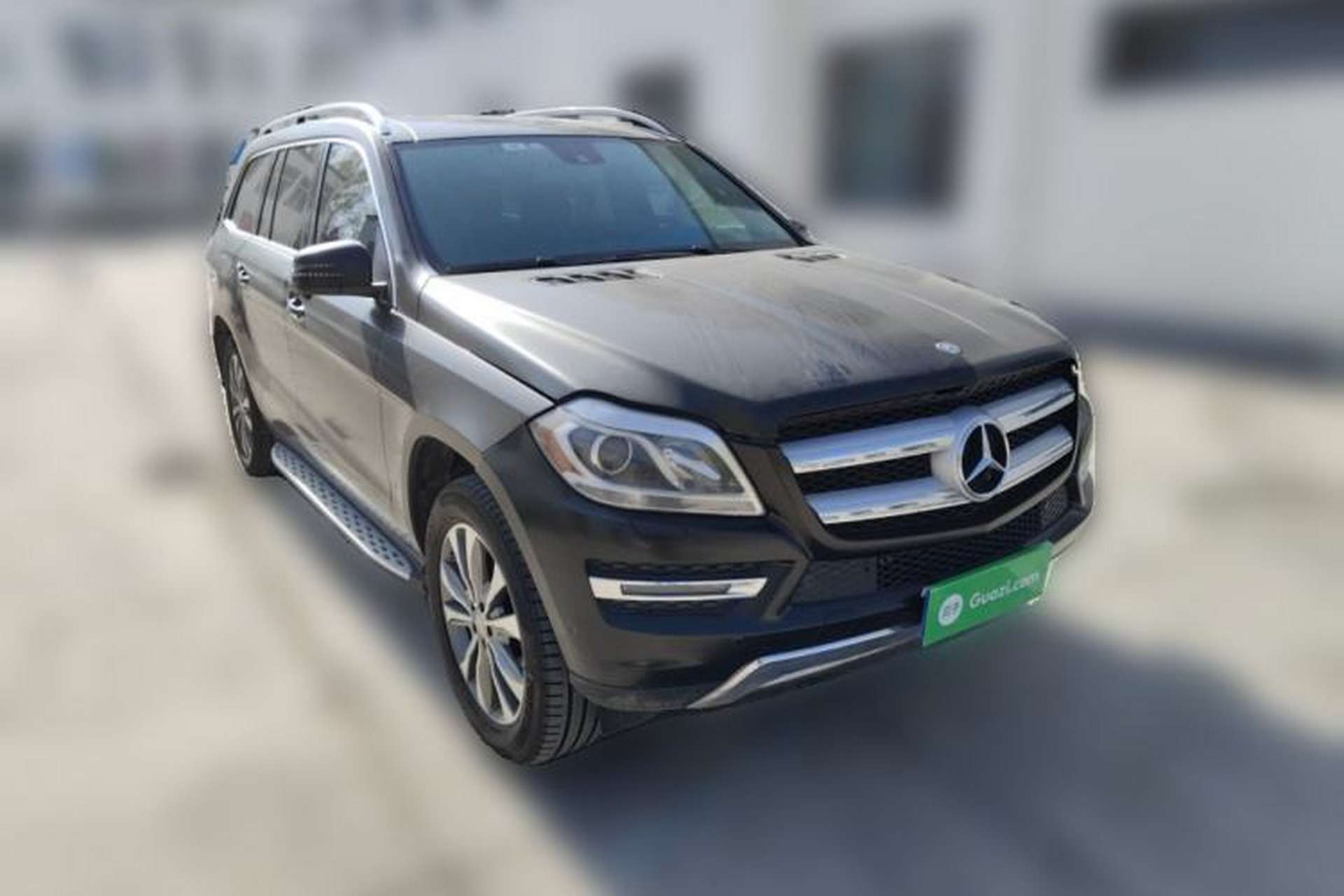 Used Mercedes-Benz GL-Class  Front Right 45 Deg
