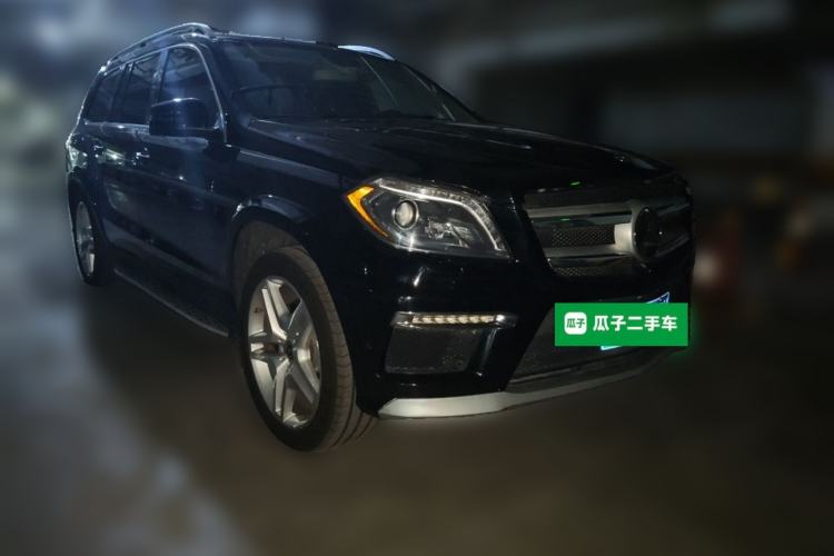 Used Mercedes-Benz GL-Class  Front Right 45 Deg