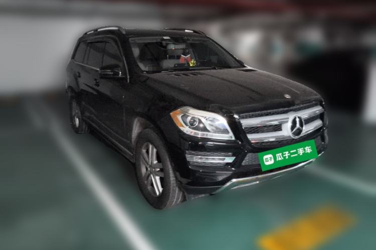 Used Mercedes-Benz GL-Class  Front Right 45 Deg