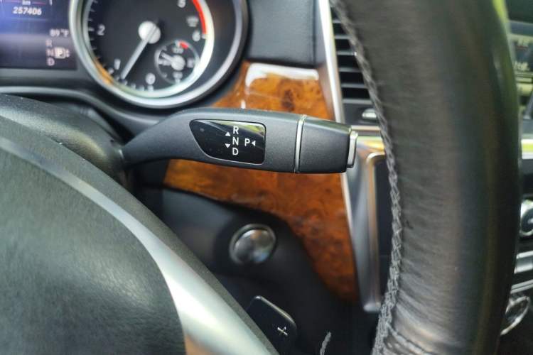 Used Mercedes-Benz GL-Class  Gear Lever