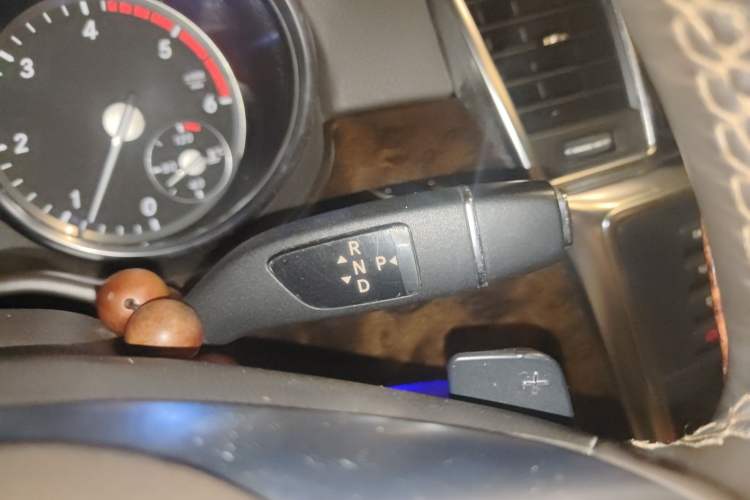 Used Mercedes-Benz GL-Class  Gear Lever