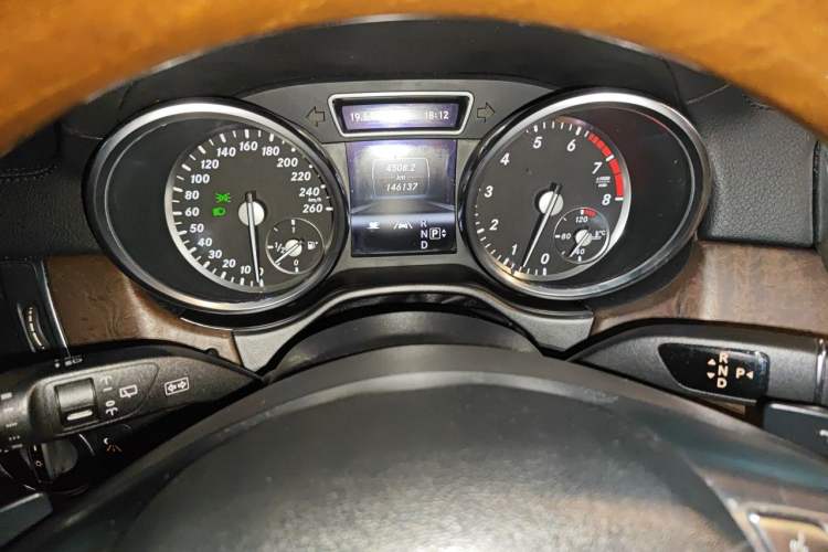 Used Mercedes-Benz GL-Class 2013 GL 500 4MATIC Instrument Cluster