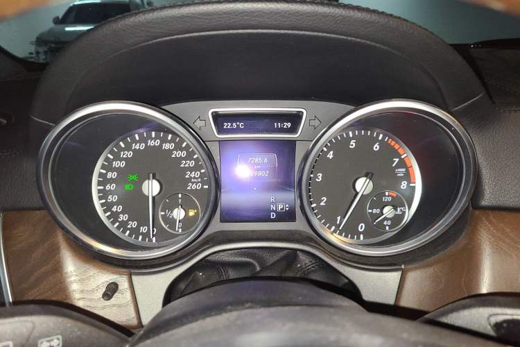 Used Mercedes-Benz GL-Class 2013 GL 500 4MATIC Instrument Cluster