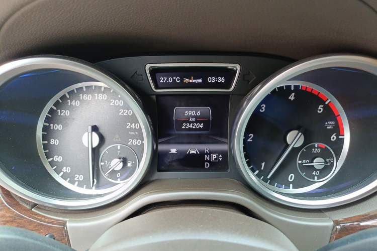Used Mercedes-Benz GL-Class  Instrument Cluster