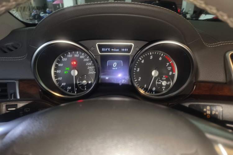 Used Mercedes-Benz GL-Class 2013 GL 500 4MATIC Instrument Cluster