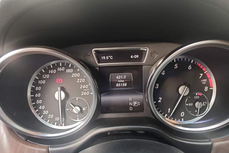 Used Mercedes-Benz GL-Class 2013 GL 500 4MATIC Instrument Cluster