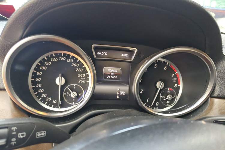 Used Mercedes-Benz GL-Class 2013 GL 500 4MATIC Instrument Cluster