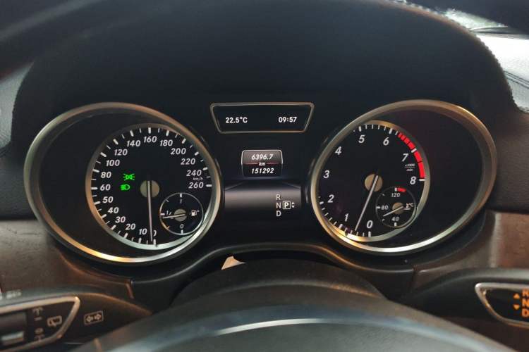 Used Mercedes-Benz GL-Class 2013 GL 500 4MATIC Instrument Cluster