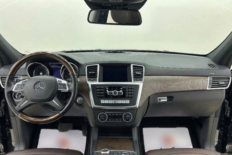 Used Mercedes-Benz GL-Class 2013 GL 500 4MATIC Interior 1