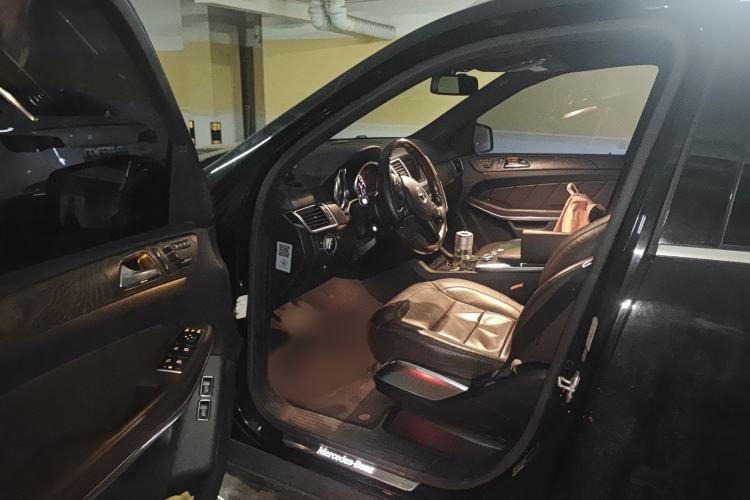 Used Mercedes-Benz GL-Class 2013 GL 500 4MATIC Interior 3