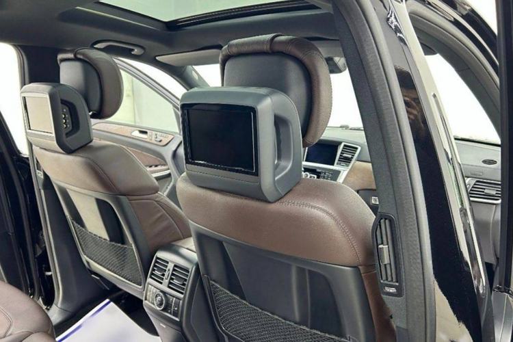 Used Mercedes-Benz GL-Class 2013 GL 500 4MATIC Interior 4