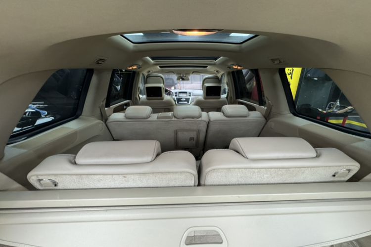 Used Mercedes-Benz GL-Class 2013 GL 500 4MATIC Interior 6