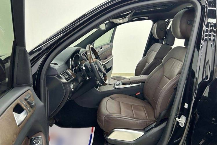 Used Mercedes-Benz GL-Class 2013 GL 500 4MATIC Interior 6