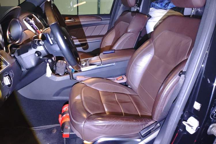 Used Mercedes-Benz GL-Class 2013 GL 500 4MATIC Left Front Seat