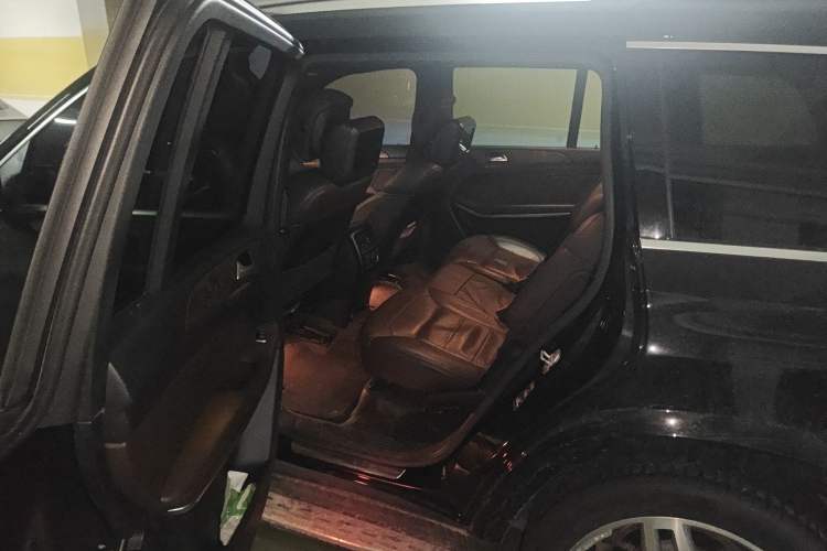 Used Mercedes-Benz GL-Class 2013 GL 500 4MATIC Left Rear Seat