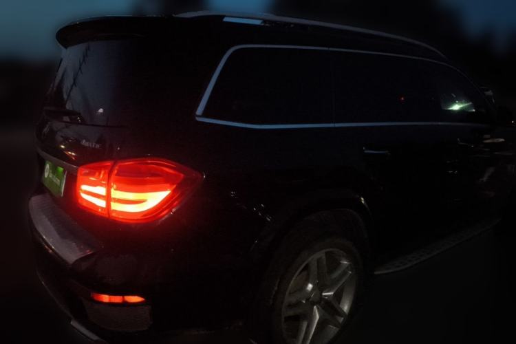 Used Mercedes-Benz GL-Class  Rear Right 45 Deg