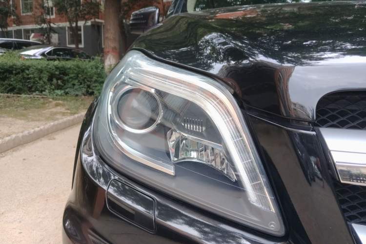 Used Mercedes-Benz GL-Class 2013 GL 500 4MATIC Right Front Headlight