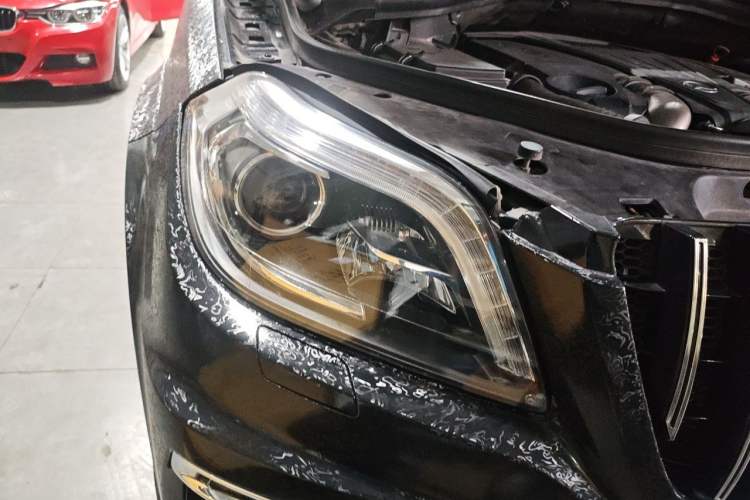 Used Mercedes-Benz GL-Class  Right Front Headlight