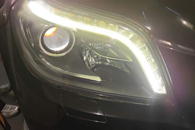 Used Mercedes-Benz GL-Class 2013 GL 500 4MATIC Right Front Headlight