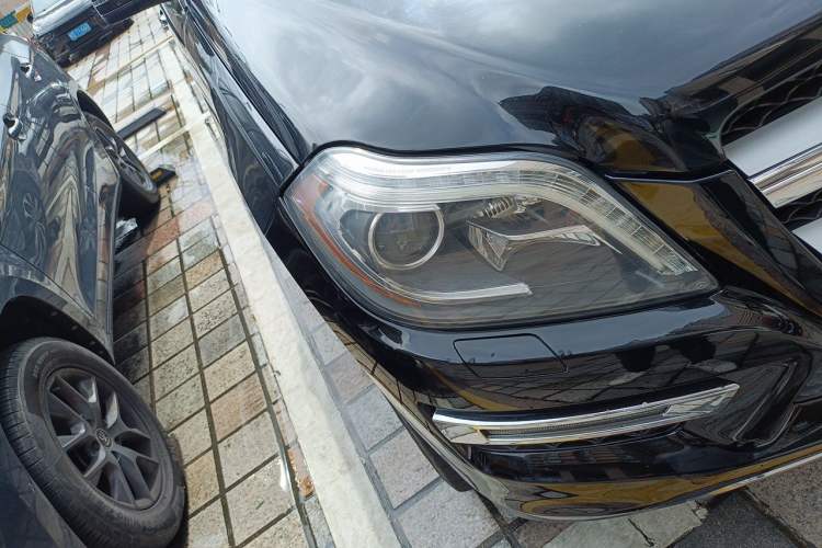 Used Mercedes-Benz GL-Class  Right Front Headlight