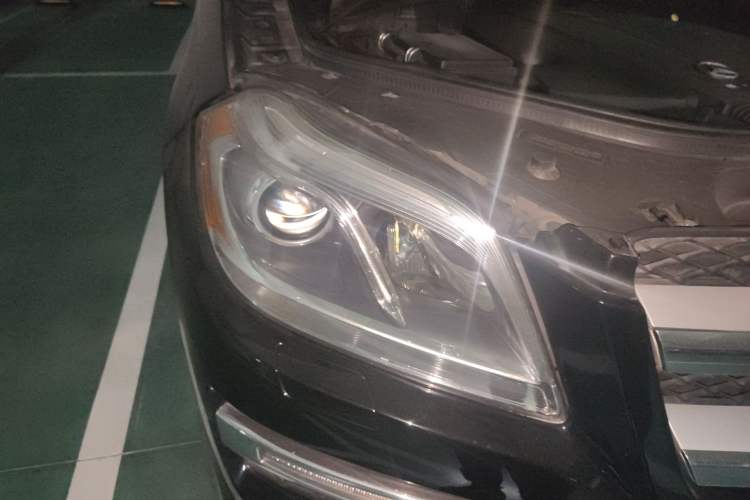 Used Mercedes-Benz GL-Class  Right Front Headlight