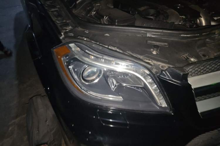Used Mercedes-Benz GL-Class  Right Front Headlight
