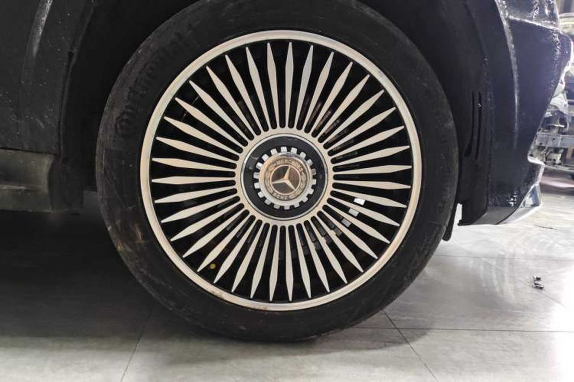 Used Mercedes-Benz GL-Class 2013 GL 500 4MATIC Right Front Wheel Hub