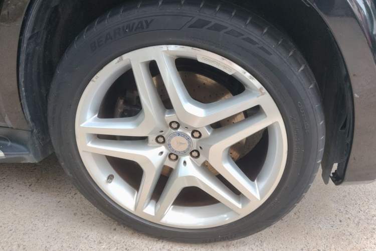 Used Mercedes-Benz GL-Class 2013 GL 500 4MATIC Right Front Wheel Hub