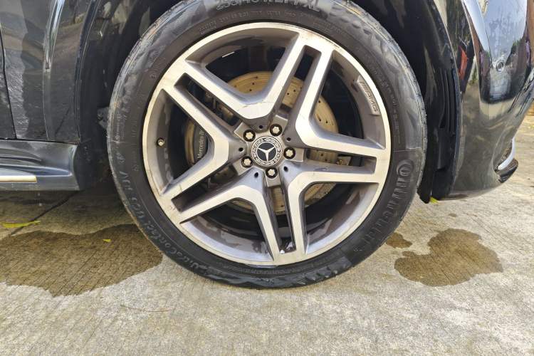 Used Mercedes-Benz GL-Class 2013 GL 500 4MATIC Right Front Wheel Hub