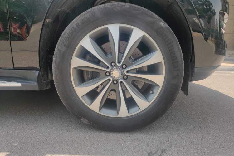 Used Mercedes-Benz GL-Class  Right Front Wheel Hub