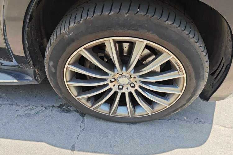 Used Mercedes-Benz GL-Class 2013 GL 500 4MATIC Right Front Wheel Hub