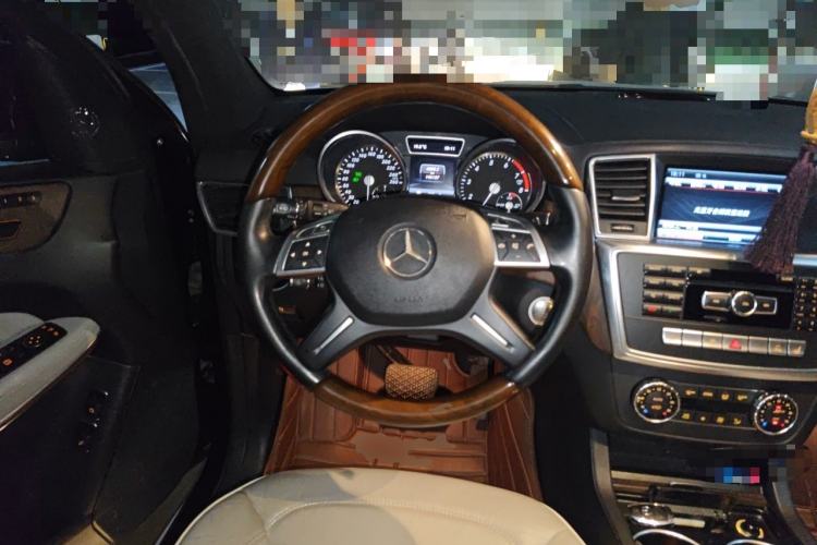 Used Mercedes-Benz GL-Class 2013 GL 500 4MATIC Steering Wheel
