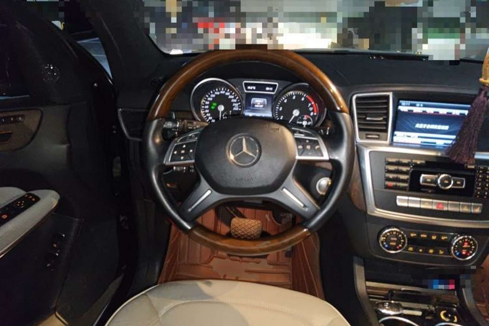 Used Mercedes-Benz GL-Class 2013 GL 500 4MATIC Steering Wheel