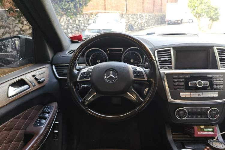Used Mercedes-Benz GL-Class 2013 GL 500 4MATIC Steering Wheel