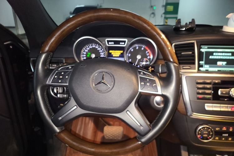 Used Mercedes-Benz GL-Class 2013 GL 500 4MATIC Steering Wheel