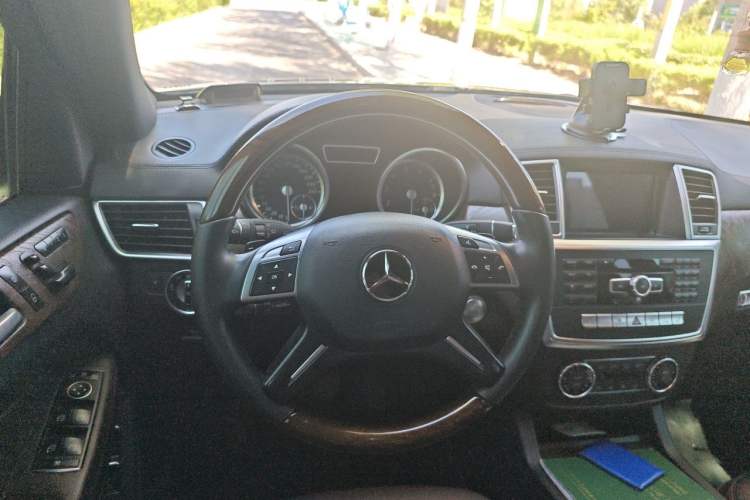 Used Mercedes-Benz GL-Class 2013 GL 500 4MATIC Steering Wheel