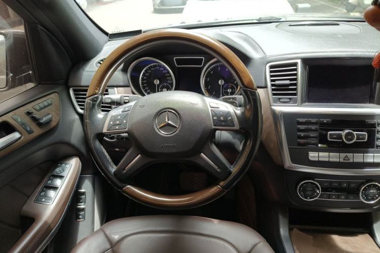 Used Mercedes-Benz GL-Class 2013 GL 500 4MATIC Steering Wheel