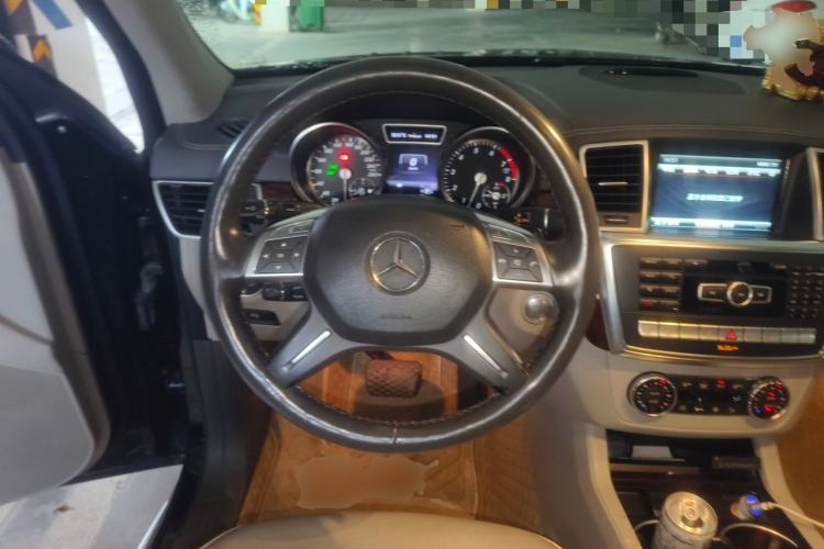 Used Mercedes-Benz GL-Class 2013 GL 500 4MATIC Steering Wheel