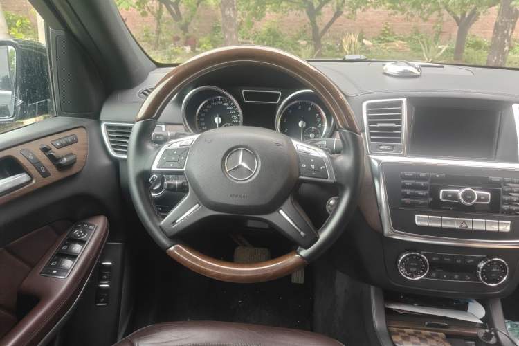 Used Mercedes-Benz GL-Class 2013 GL 500 4MATIC Steering Wheel