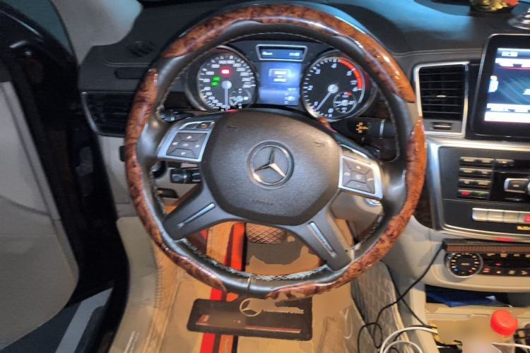 Used Mercedes-Benz GL-Class  Steering Wheel